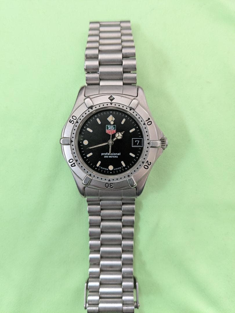 とことこ　　　美品TAG HEUER プロフェッショナル 200Mクォーツ