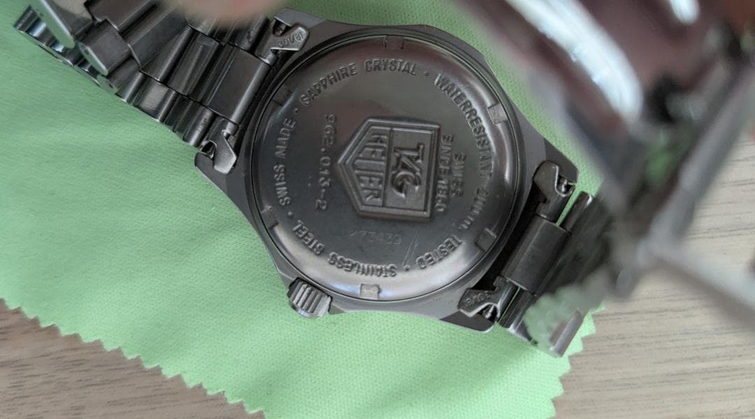 とことこ　　　美品TAG HEUER プロフェッショナル 200Mクォーツ