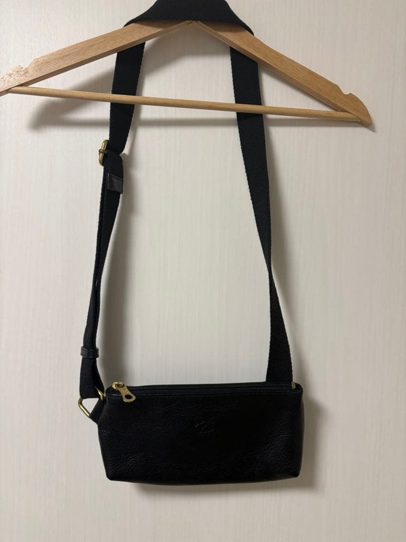 IL BISONTE（イルビゾンテ） クロスボディバッグ（ポーチ）