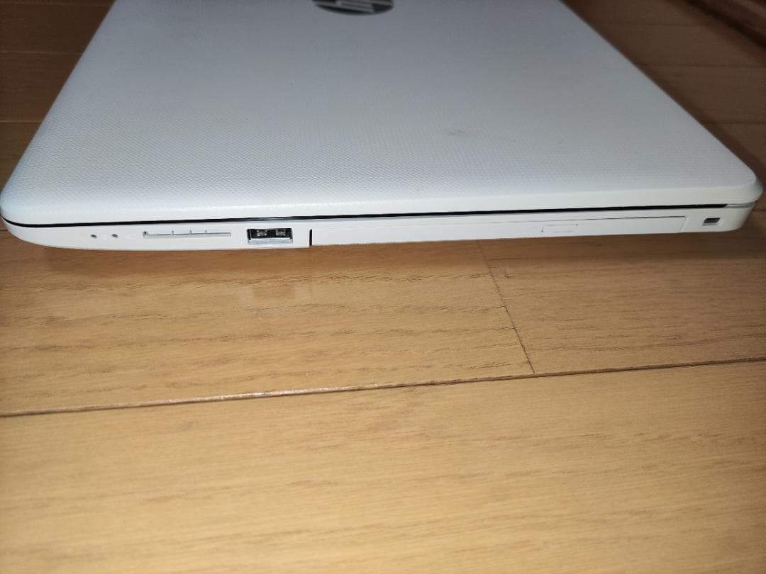 HP 15.6ノートパソコン 15-bs009TU