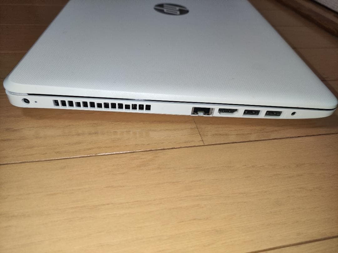 HP 15.6ノートパソコン 15-bs009TU