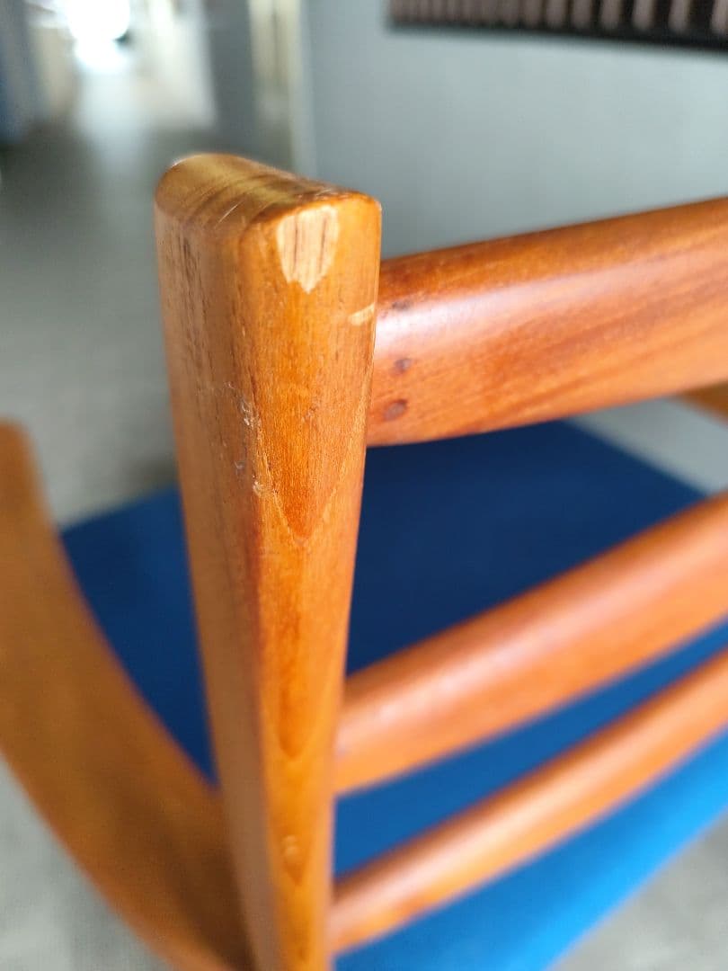 デンマーク　チーク　木製フレーム 青いクッション 　1人掛けチェア　肘掛け