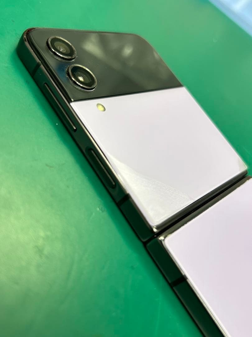 GALAXY Z flip4 128GB SCG17 SIMフリー