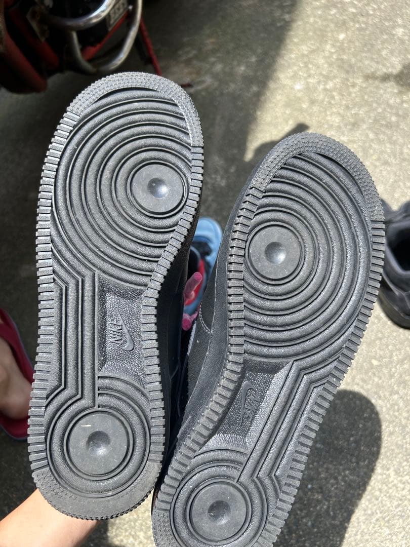 Nike Air Force 1 ブラック ピンクシューレース