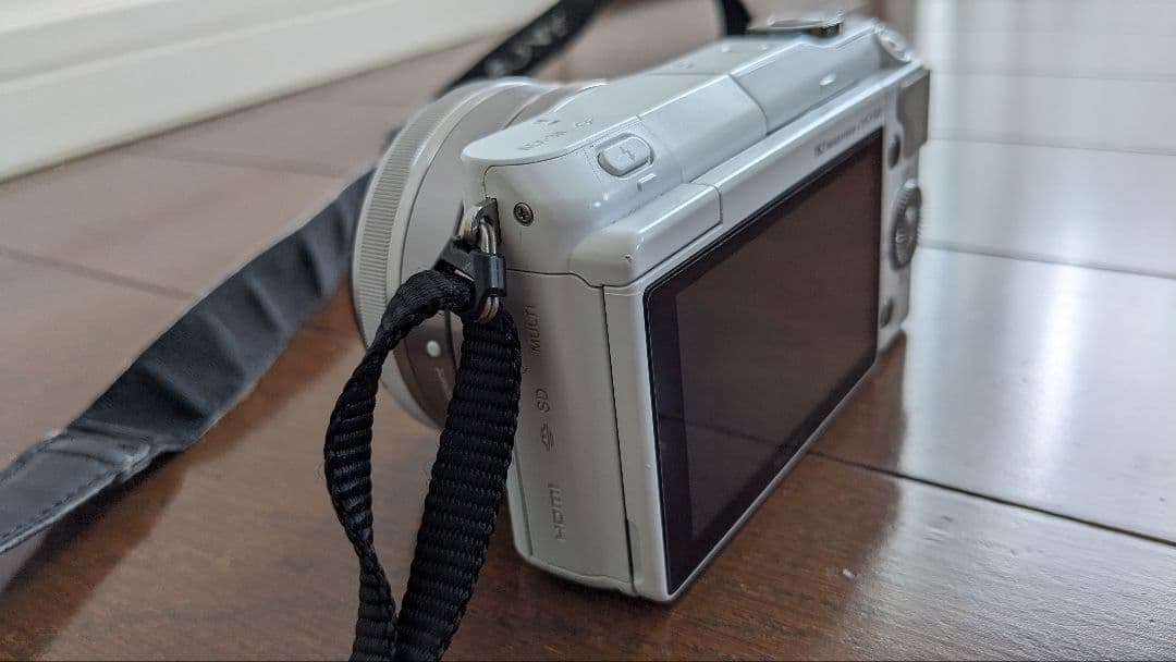 Sony α NEX-3N ミラーレスカメラ SEL16F28 単焦点レンズ