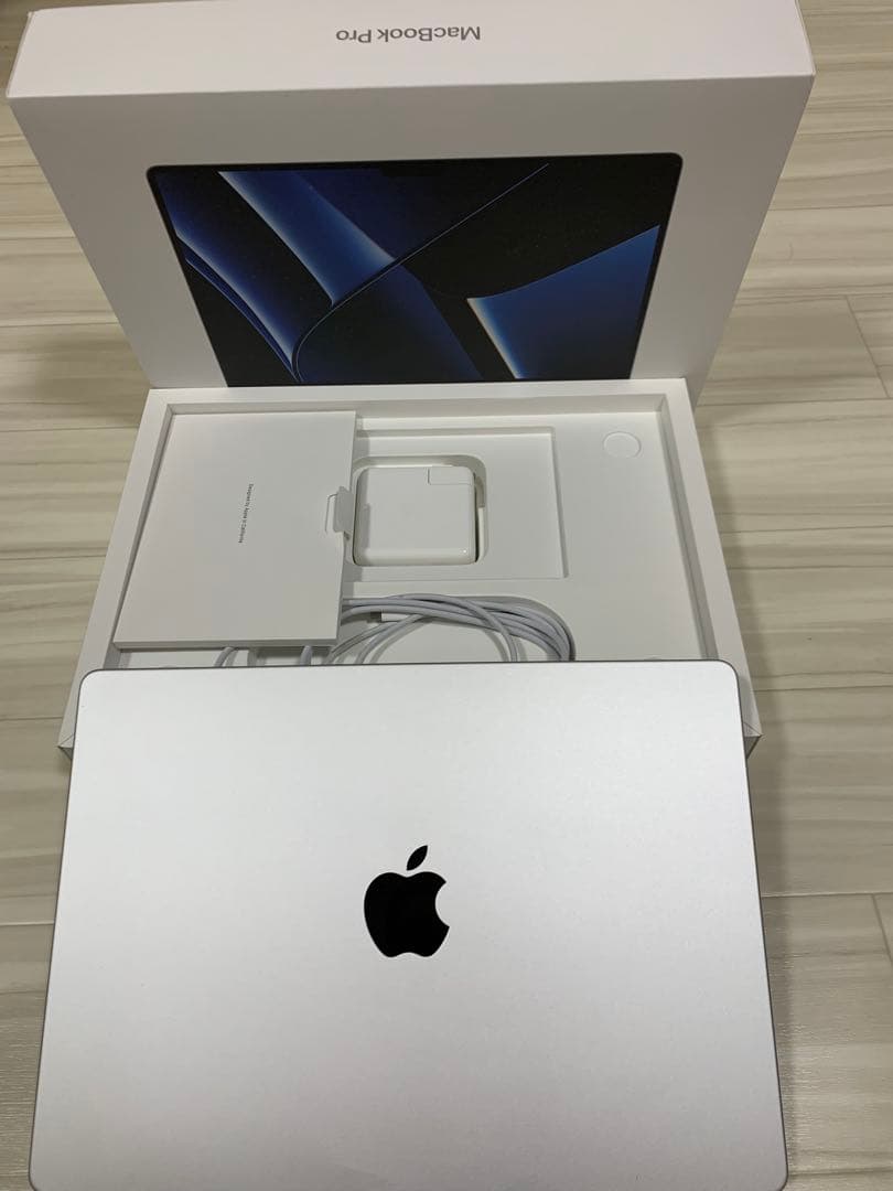 MacBook本体 Apple MacBook Pro 14 M2Pro USKey 512GB