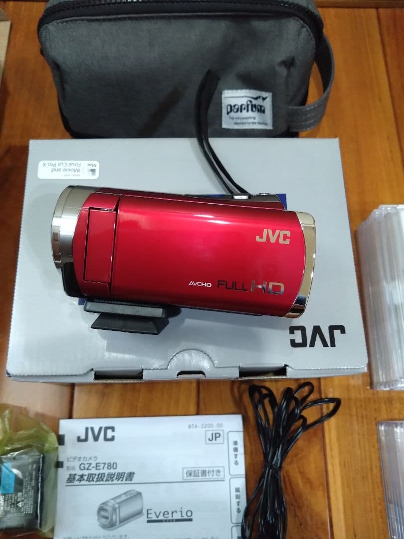 JVC Everio GZ-E780 フルHD ビデオカメラ レッド