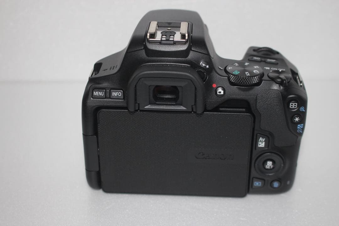 キャノン canon kiss x10 標準＆望遠＆単焦点トリプルレンズセット