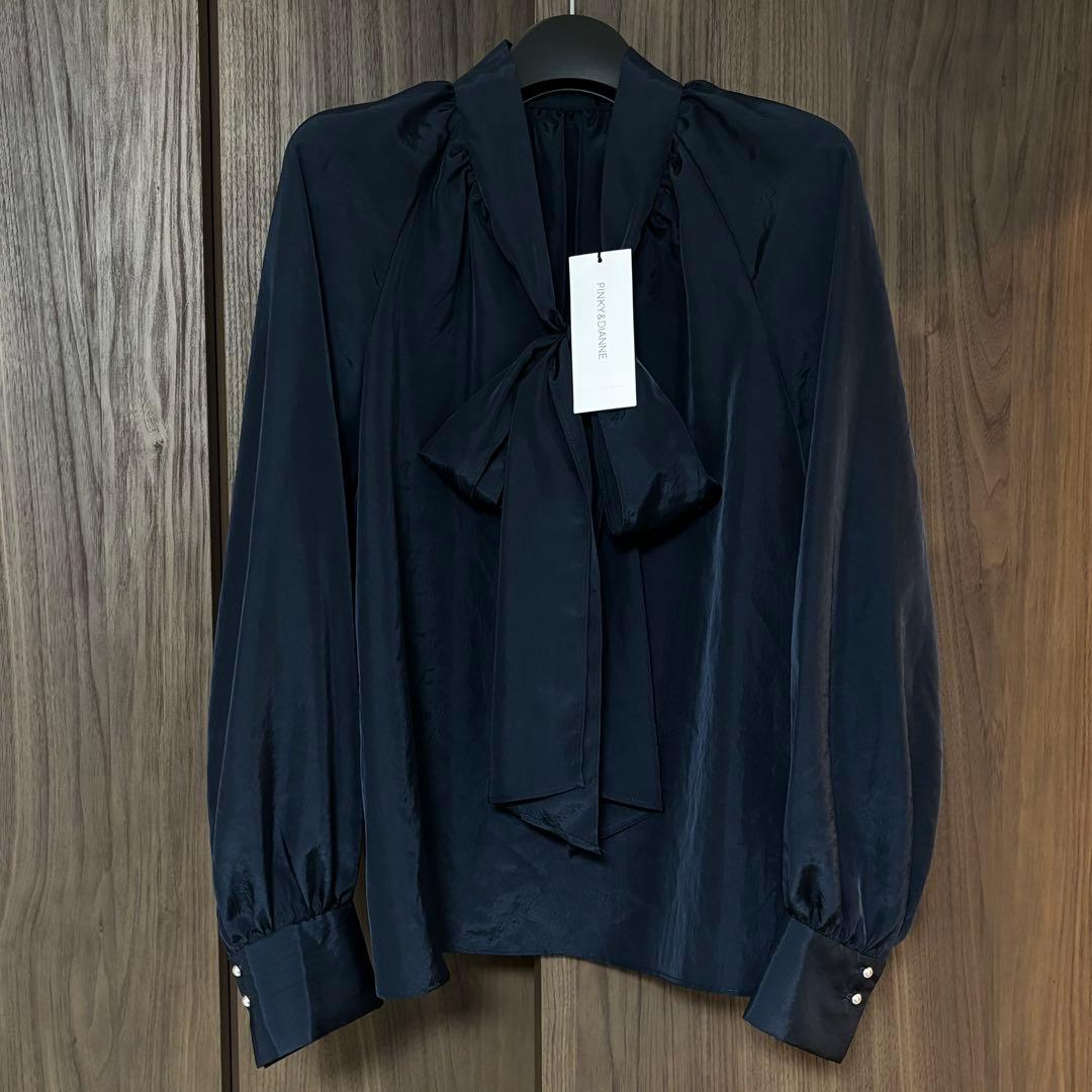 ピンキーアンドダイアン　ボウタイブラウス　ネイビー　タグ付き新品未使用　38