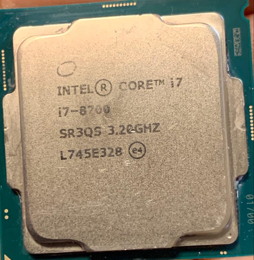 Intel Core i7-8700 CPU 箱、説明書付き