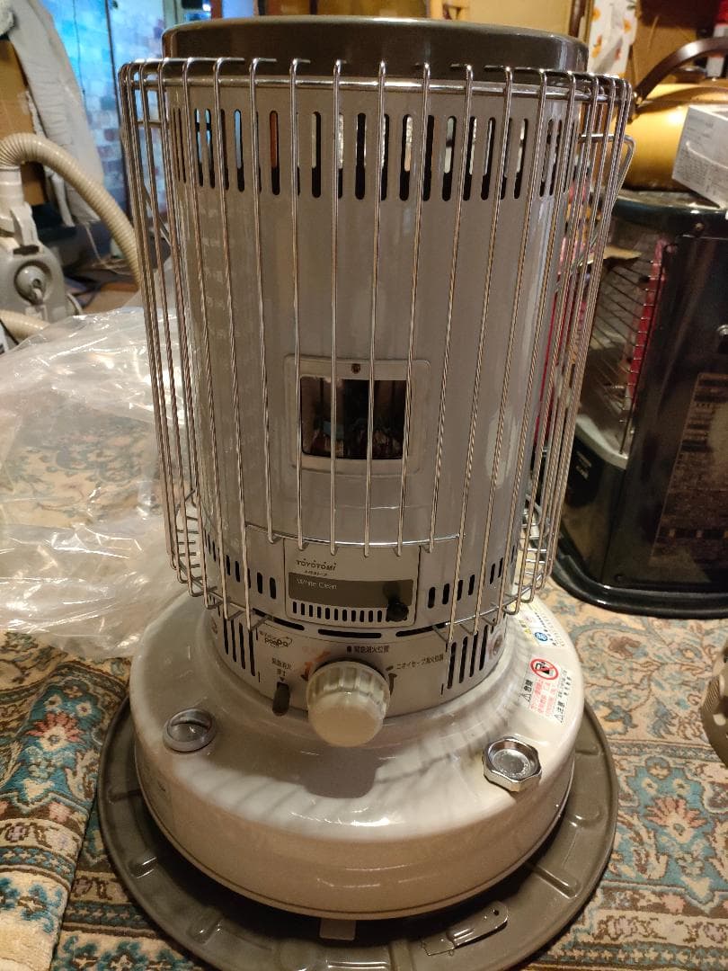 【直接引き取り限定です】トヨトミ　自然通気形開放式石油ストーブ　KS-67F