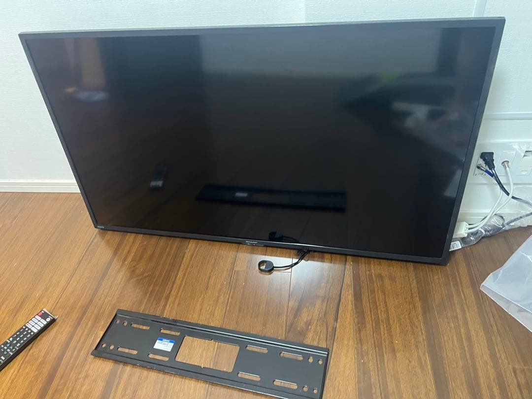 【美品】SHARP AQUOS 42V型 4Kテレビ 2023年製 画面割れ