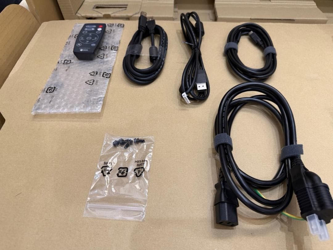 ディスプレイ・モニター本体 distinction EIZO FlexScan EV4340X 4K