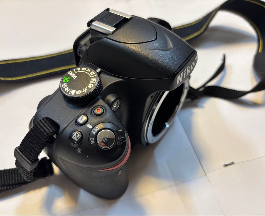 D3200及びNikon AF-S DX ズ-ムNikkor 18-70mm