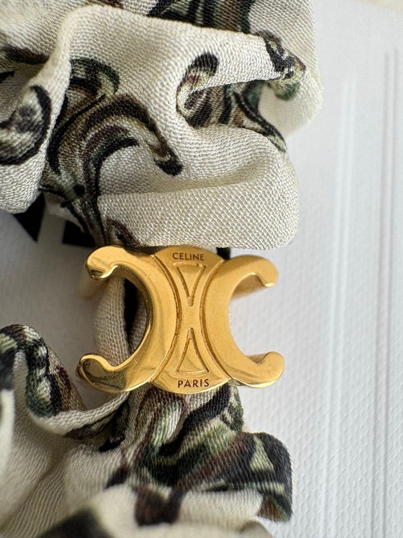 セリーヌ　シュシュ　ヘアゴム　モノグラム　美品　正規品