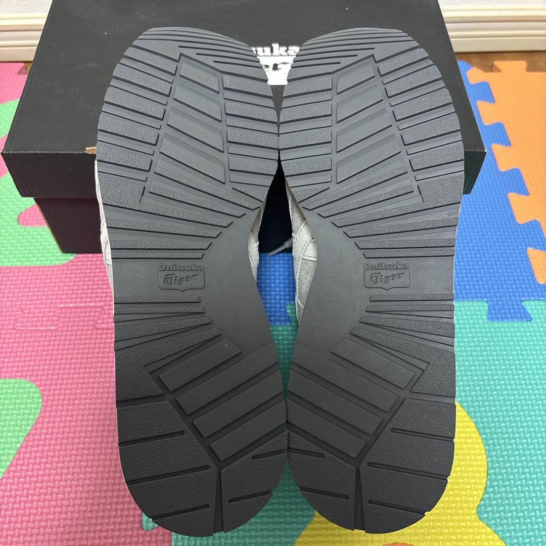 オニツカタイガー　タイガーアリー　グレー