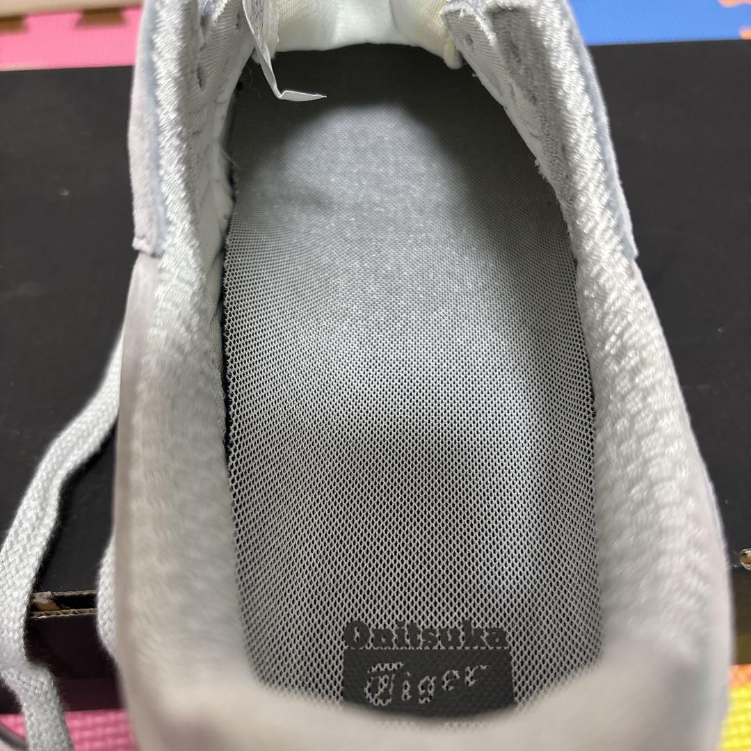 オニツカタイガー　タイガーアリー　グレー