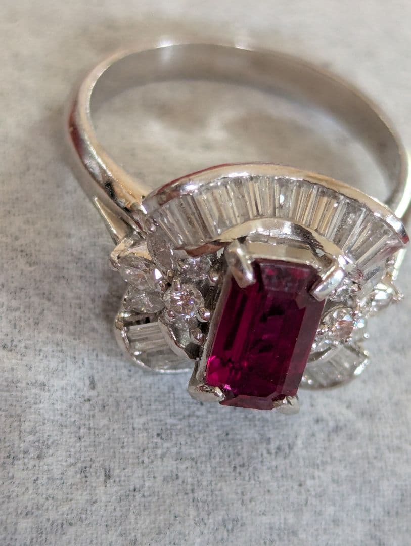 退院セール‼️バレンタイン値引き！ルビーの指輪1.35カラット写真も差替え