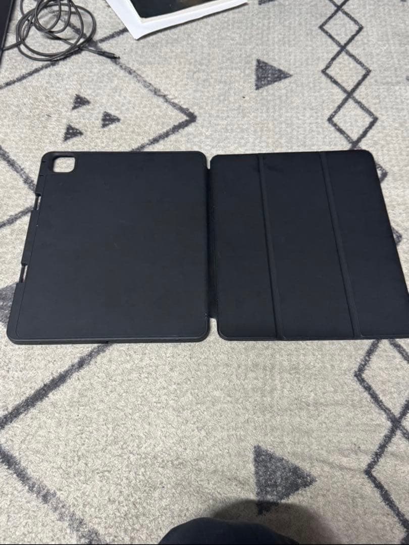 iPad Pro (12.9インチ) 第3世代1TB 本体　画面に黄ばみ