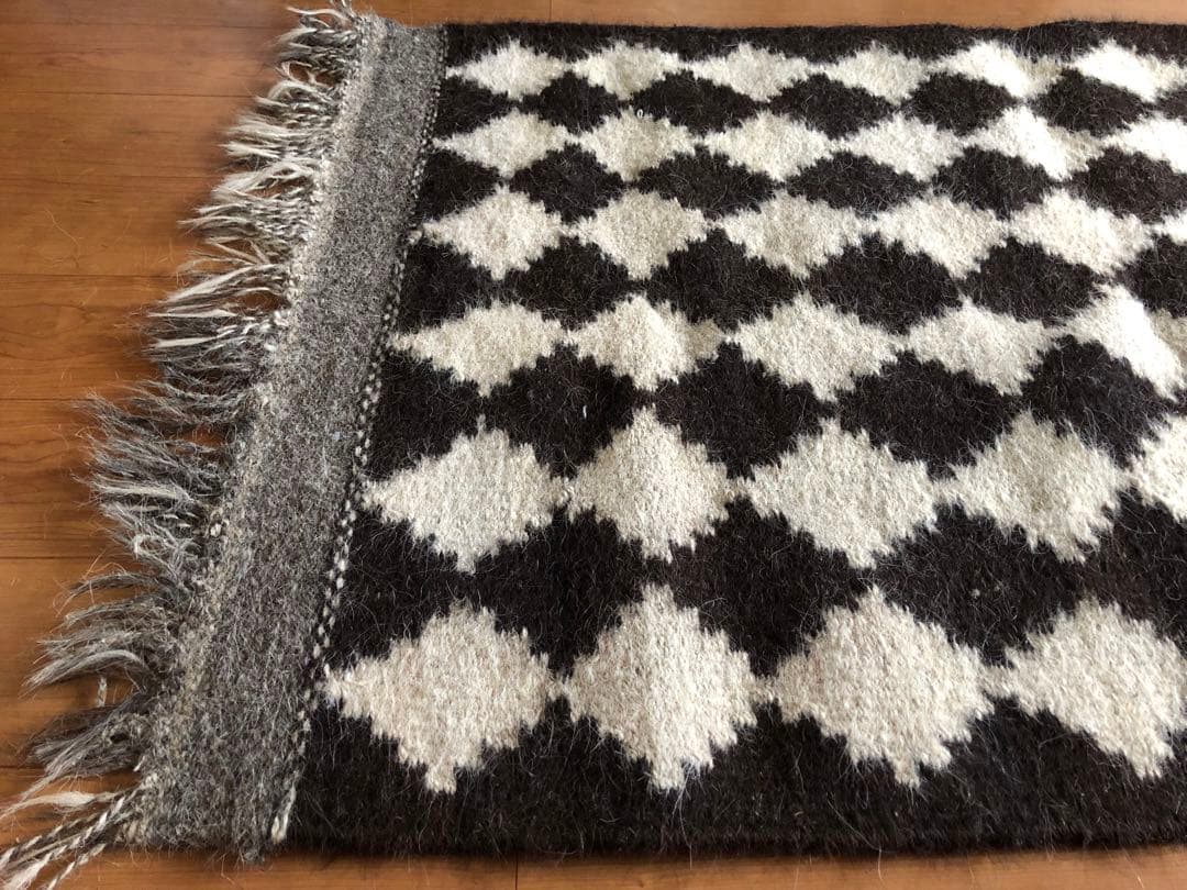 希少・美品 西ヒマラヤのヤクの手織ラグ　約95×166cm