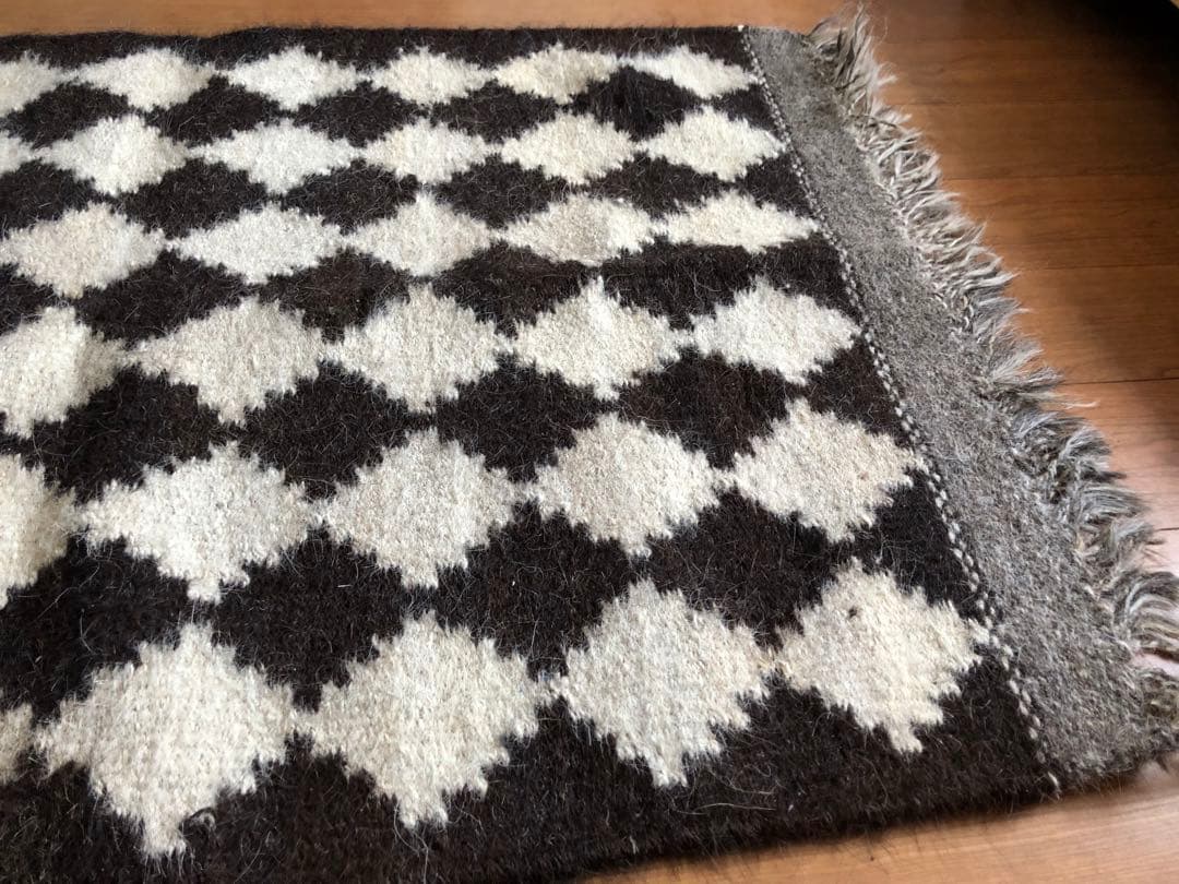 希少・美品 西ヒマラヤのヤクの手織ラグ　約95×166cm