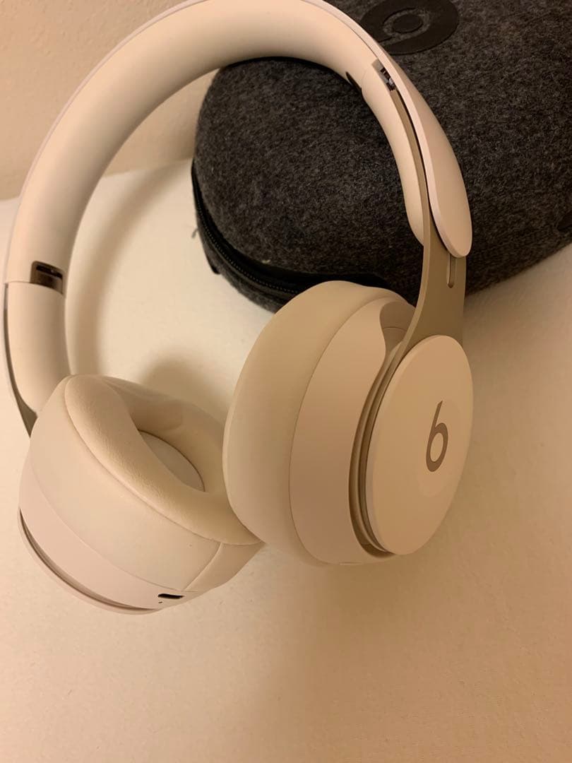 Beats Solo Pro ワイヤレスヘッドホン アイボリー