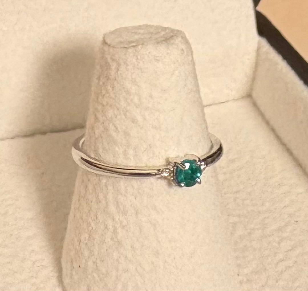 エステールK10WGエメラルド ダイヤモンド付き リング9号