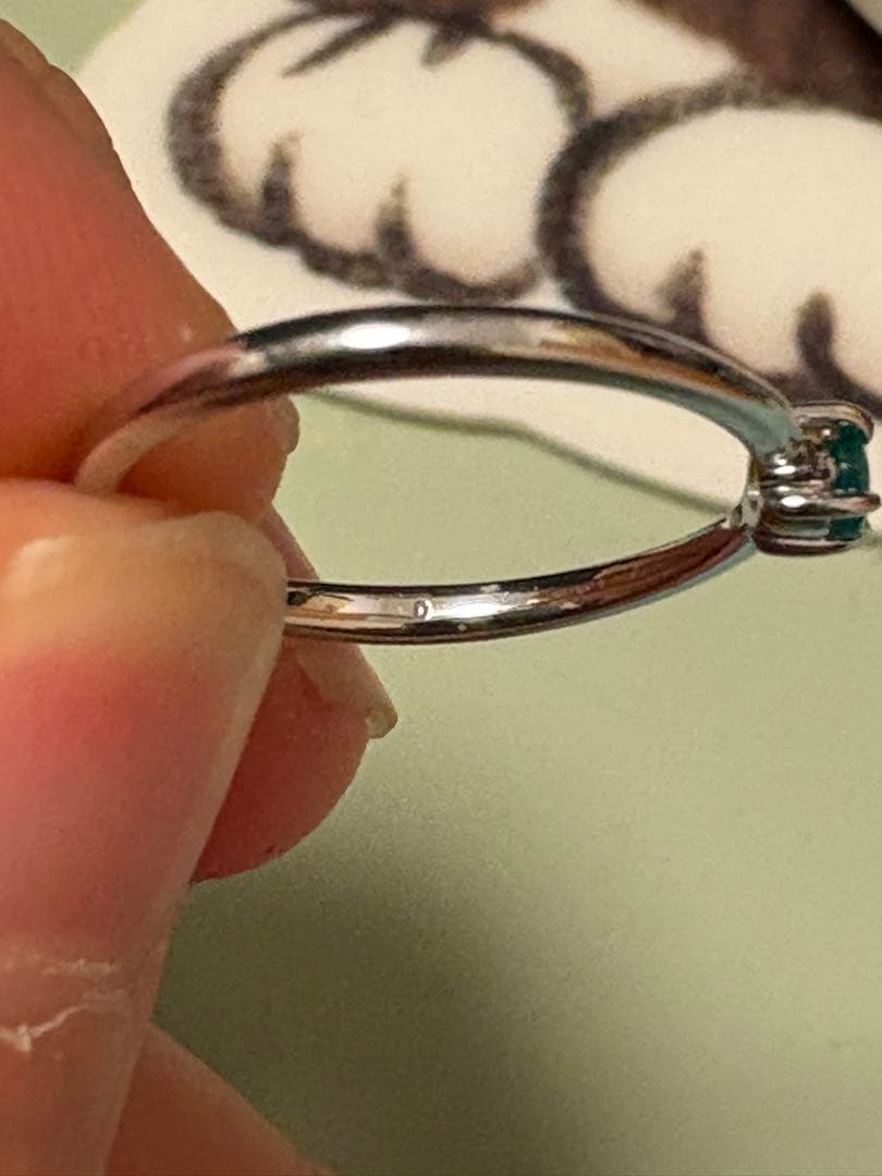 エステールK10WGエメラルド ダイヤモンド付き リング9号