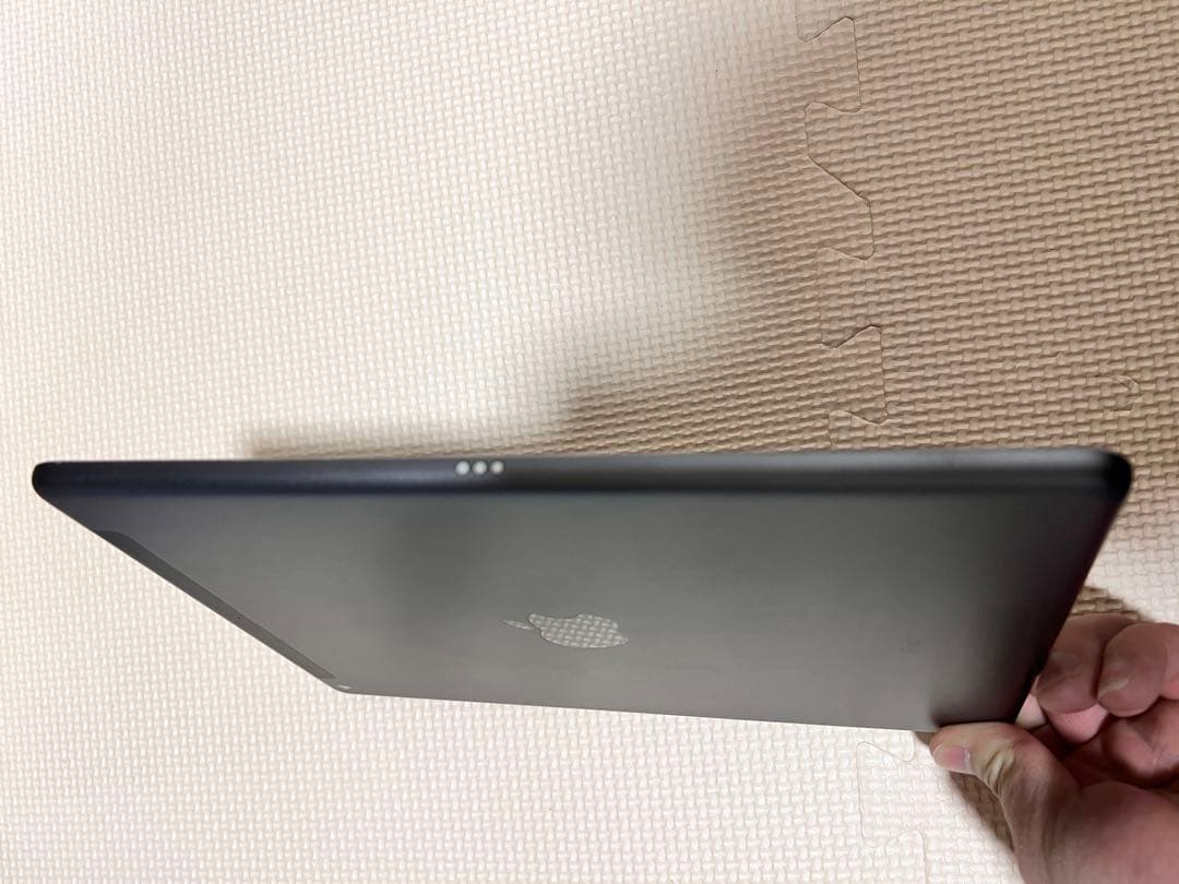 Apple iPad 第7世代 32GB スペースグレー SIMロック解除済
