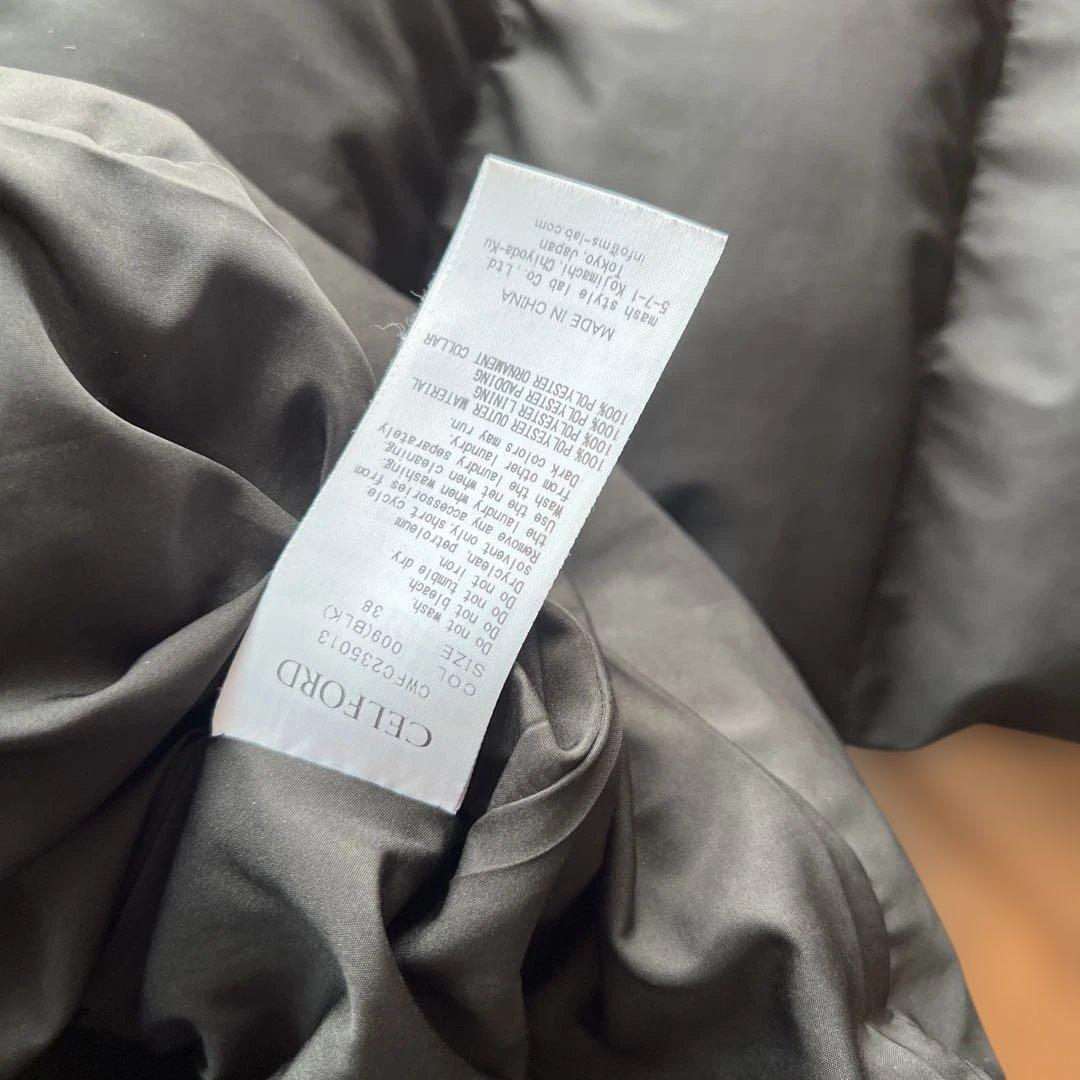 セルフォード　ファー付き黒ダウンジャケット