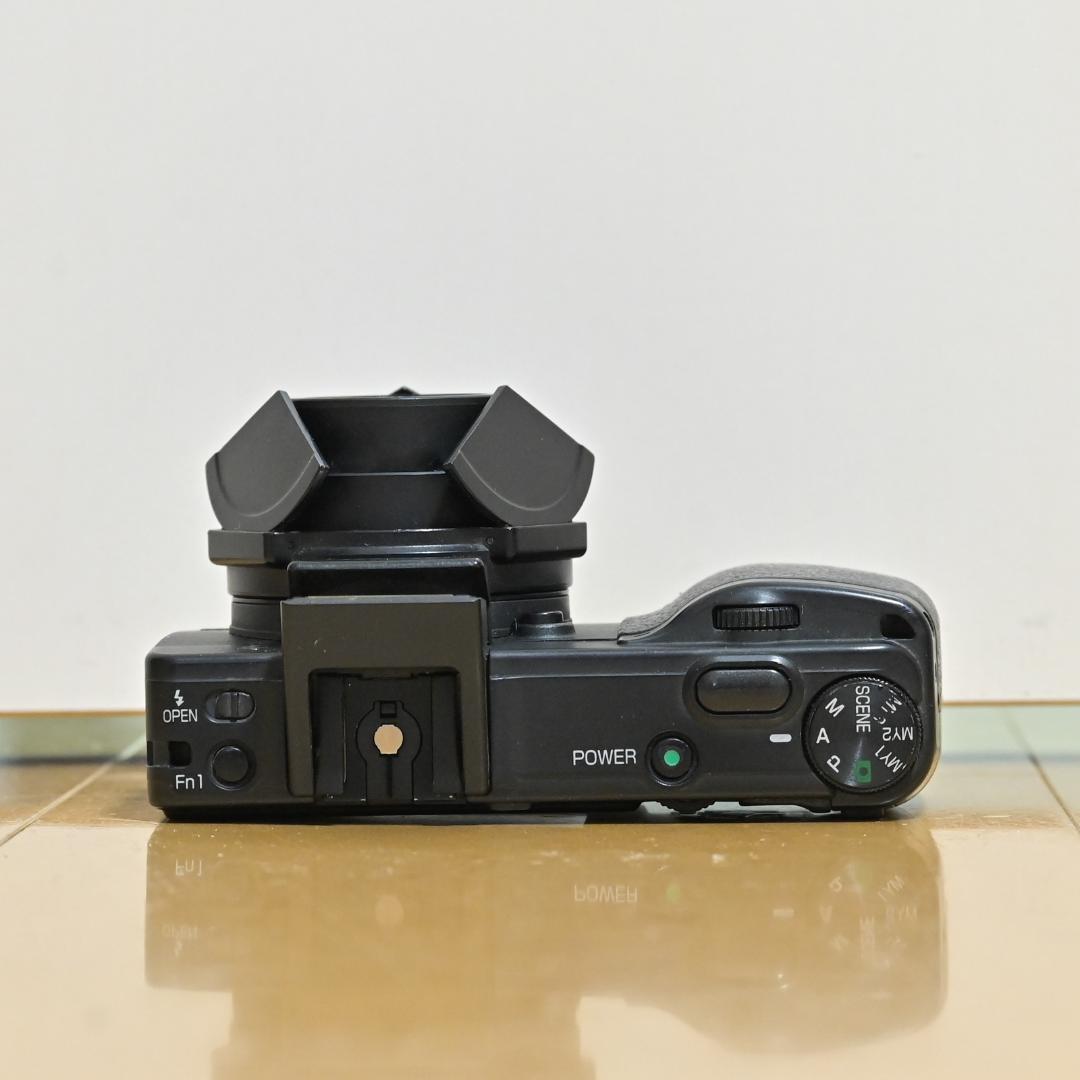 【ジャンク】RICOH リコー GX200 デジタルカメラ