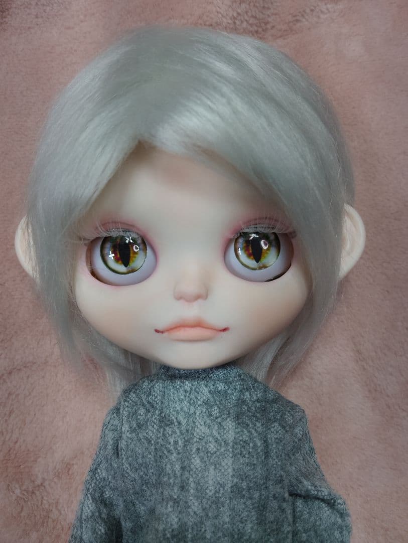 カスタムアイシードール シルバーヘアの男の子 アウトフィット付き
