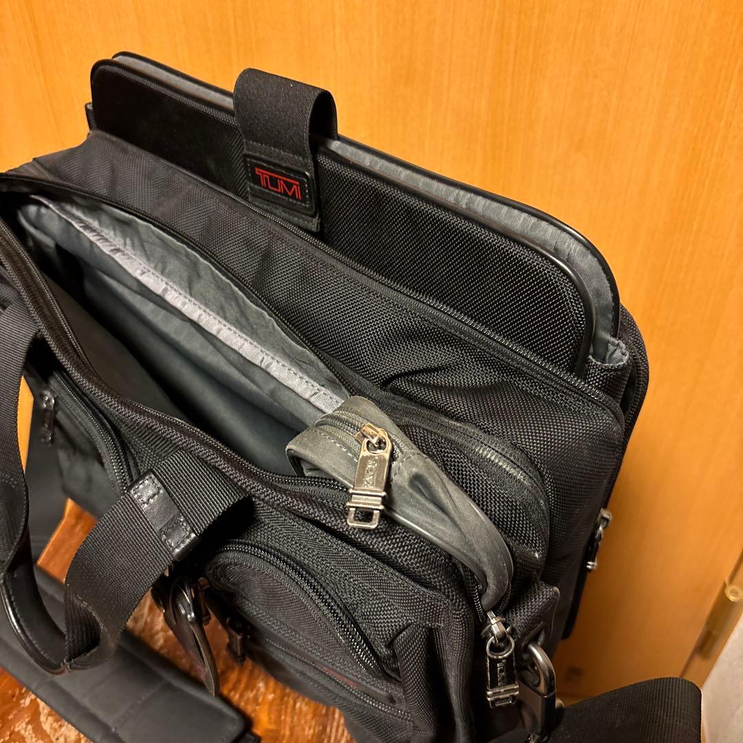 TUMI ビジネスバッグ　付属品完備　PCケース付　 拡張機能