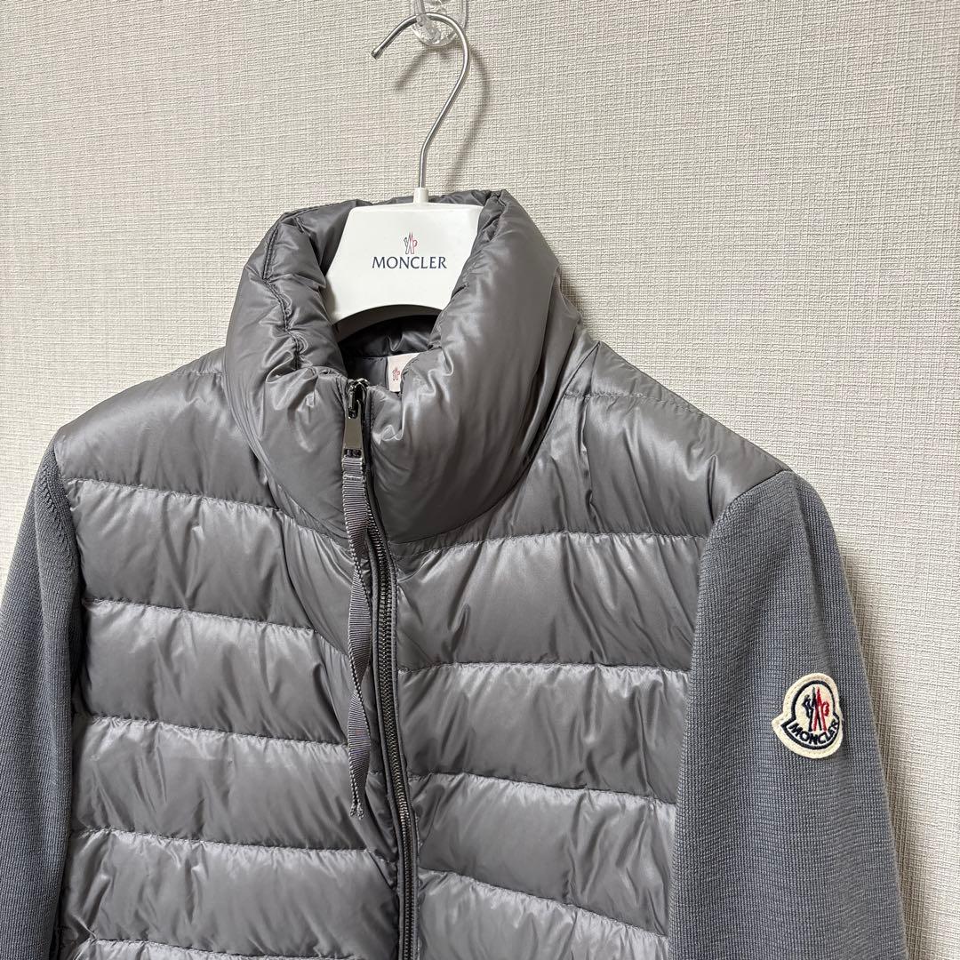 ぐー…。 MONCLER グレー ダウンジャケット
