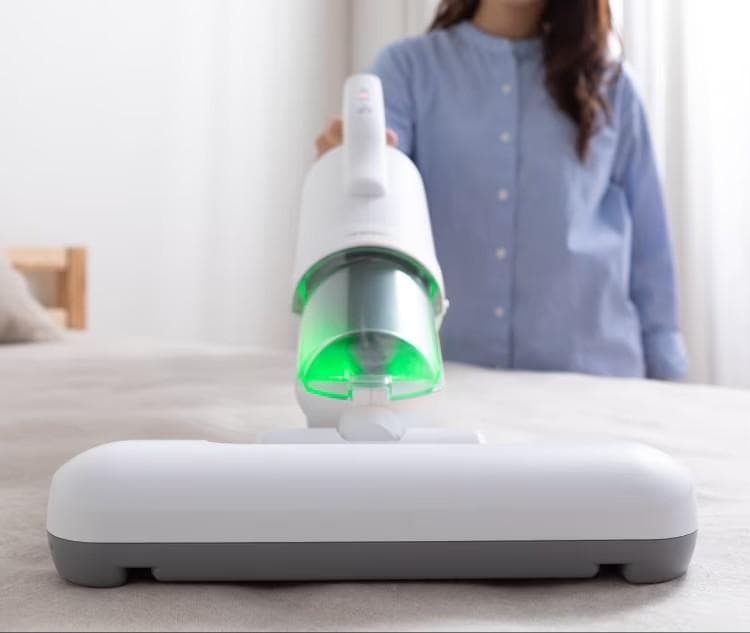 新品　アイリスオーヤマ 布団クリーナー FCA-B2H-W　メーカー保証あり