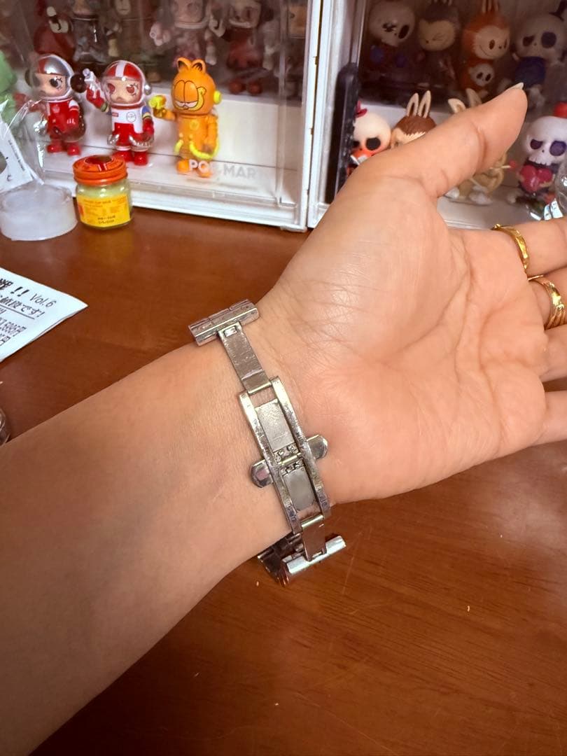 GUCCI シルバー ベージュ スクエア時計