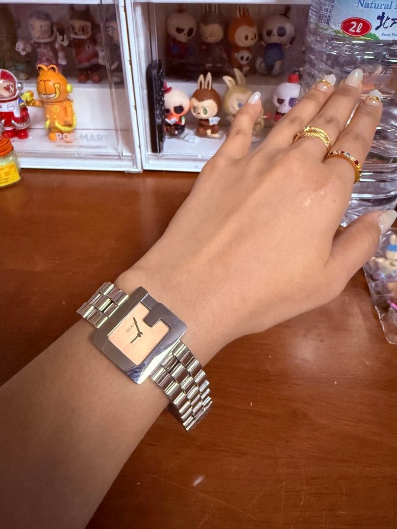 GUCCI シルバー ベージュ スクエア時計