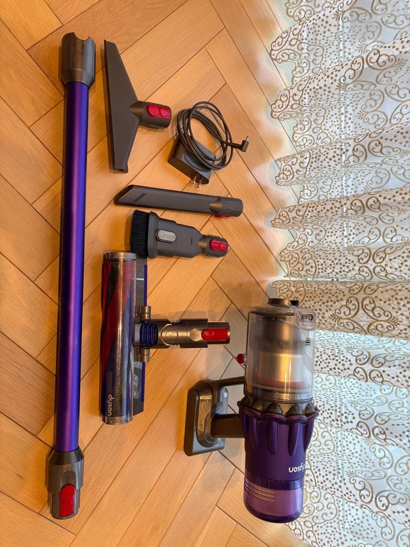 ダイソン　digitalslim fluffy SV18