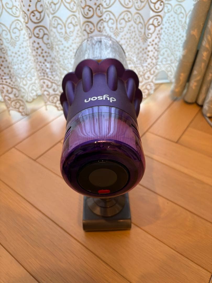 ダイソン　digitalslim fluffy SV18