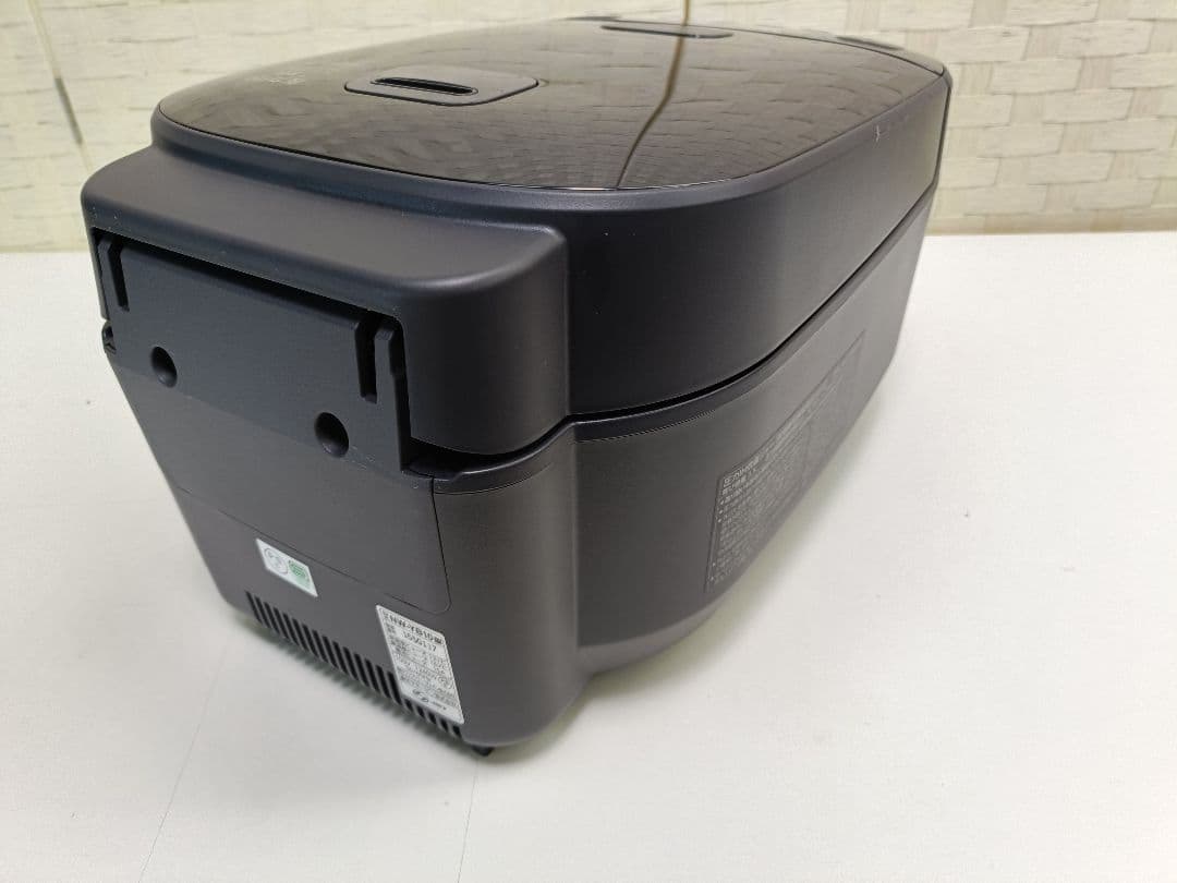 象印 圧力IH炊飯ジャー 極め炊き NW-YB10型　5.5合　25年製