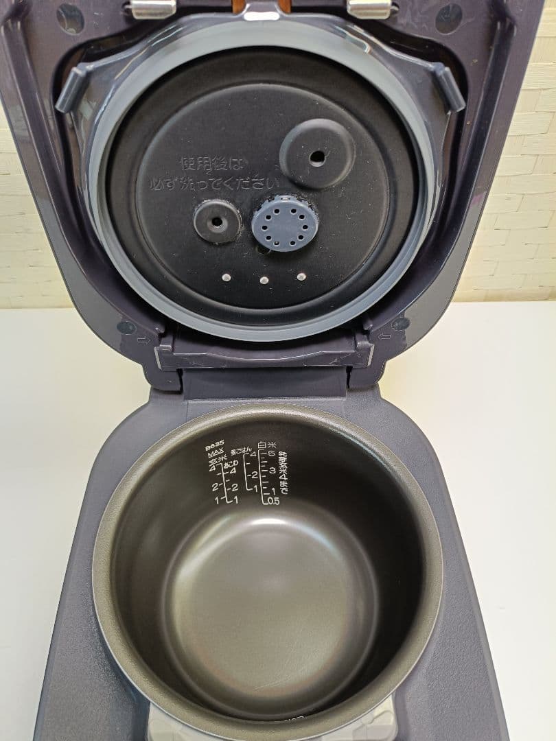 象印 圧力IH炊飯ジャー 極め炊き NW-YB10型　5.5合　25年製