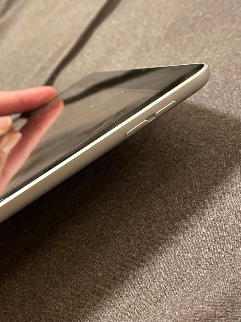 Apple iPad 第9世代　本体 画面ひび割れあり