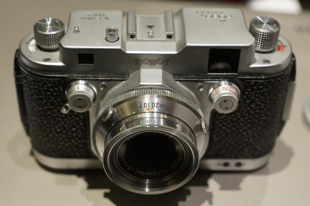 ロボットローヤル　修理不能　EFマウントアダプターつき　レンズ遊び可　付属品多数