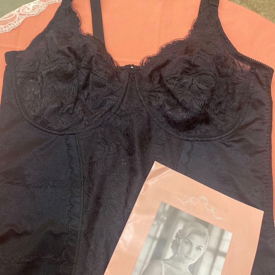 お値下げシャンデール補正D90ボディースーツ新品