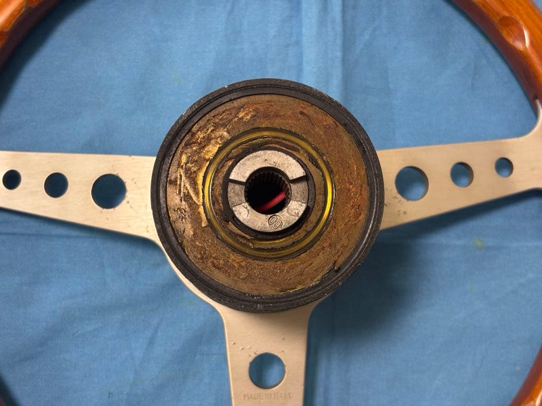 MOMO INDY ステアリングホイール