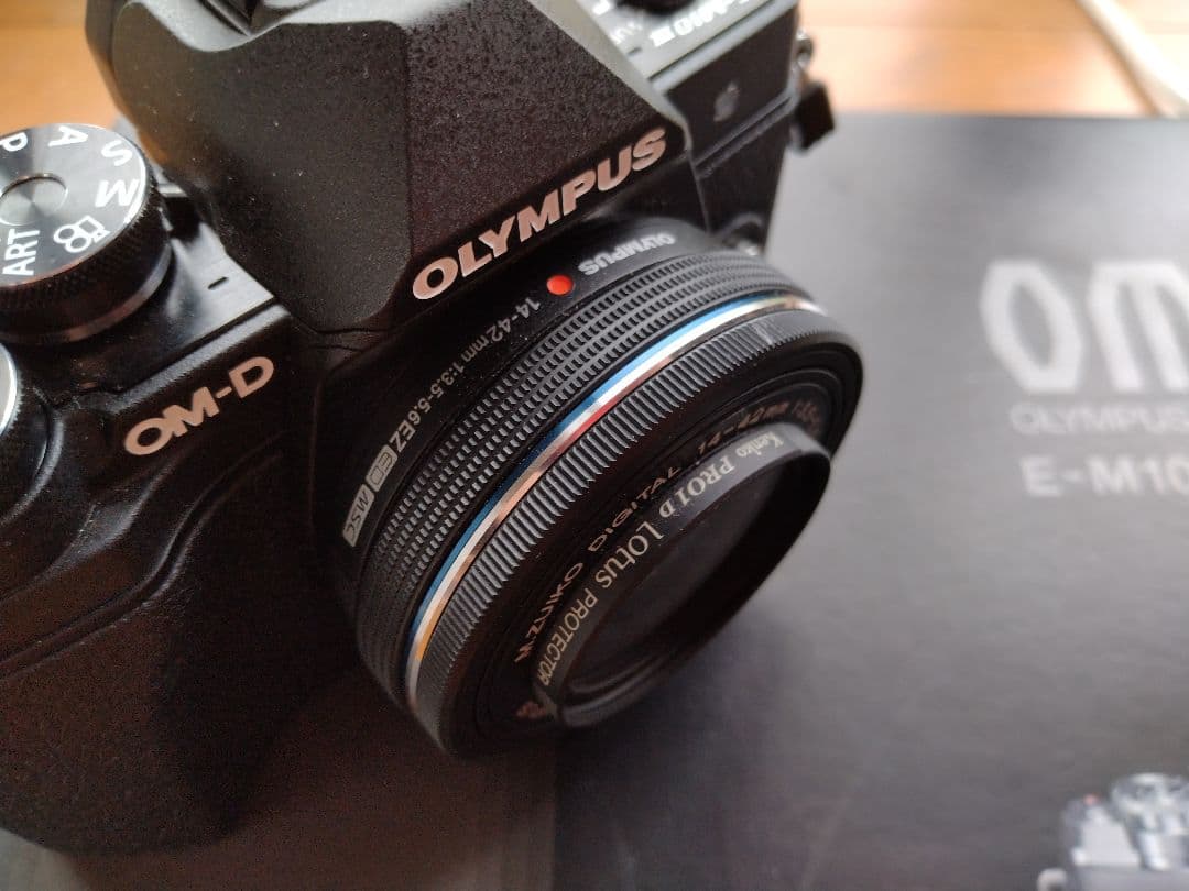 Olympus OM-D E-M10 Mark III 本体+レンズ