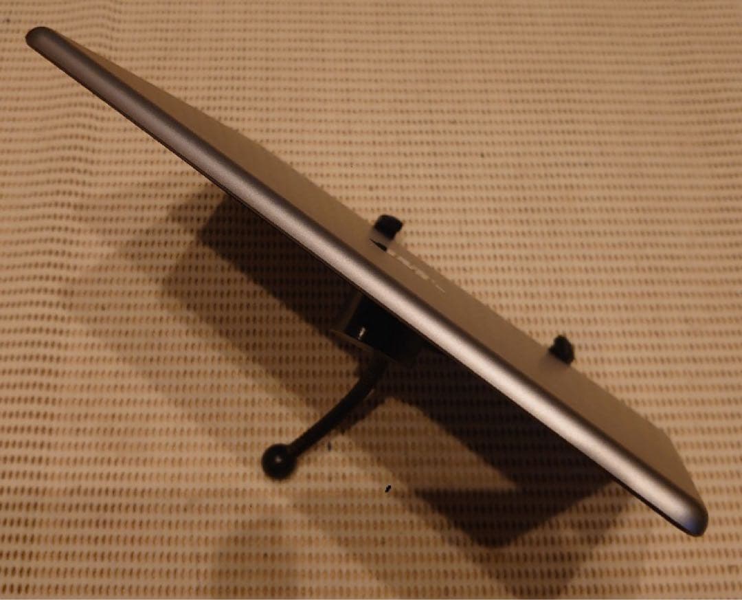 完動品iPad第6世代(A1893)本体128GBグレイ送料込AJF8M