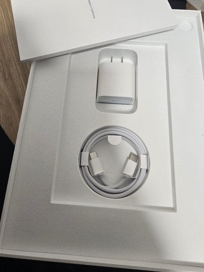 Apple iPad Air M3 11インチ 128GB　カバー、フィルム付