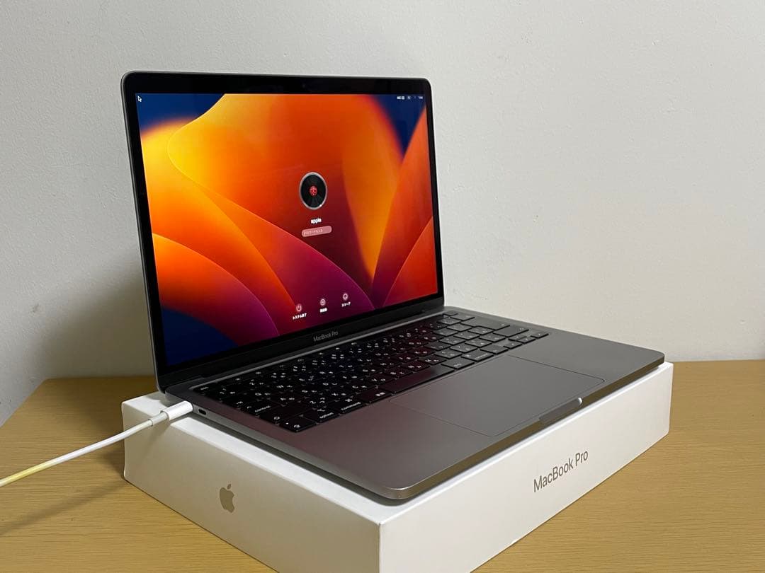 美品　MacBook Pro 13インチ 2020 バッテリー良い