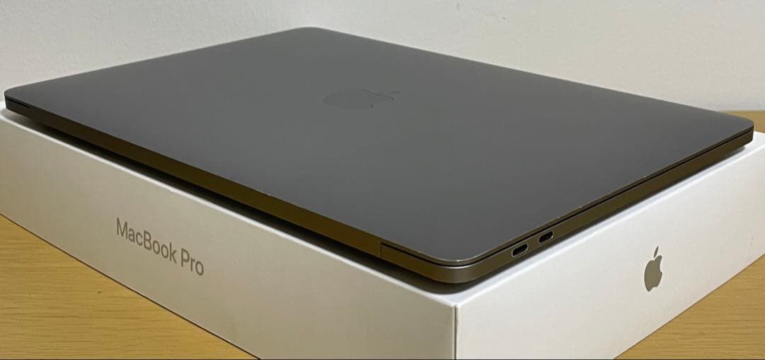 美品　MacBook Pro 13インチ 2020 バッテリー良い